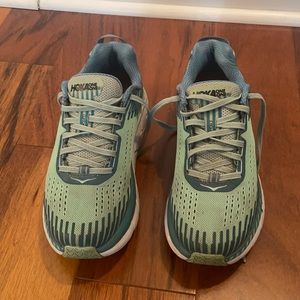 HOKA Clifton Women’s Size 8.5